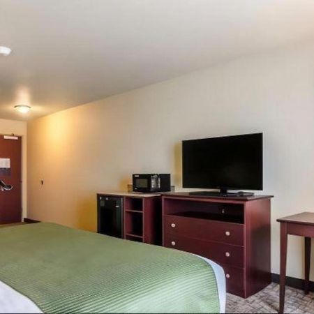 Americinn By Wyndham オシュコシュ エクステリア 写真