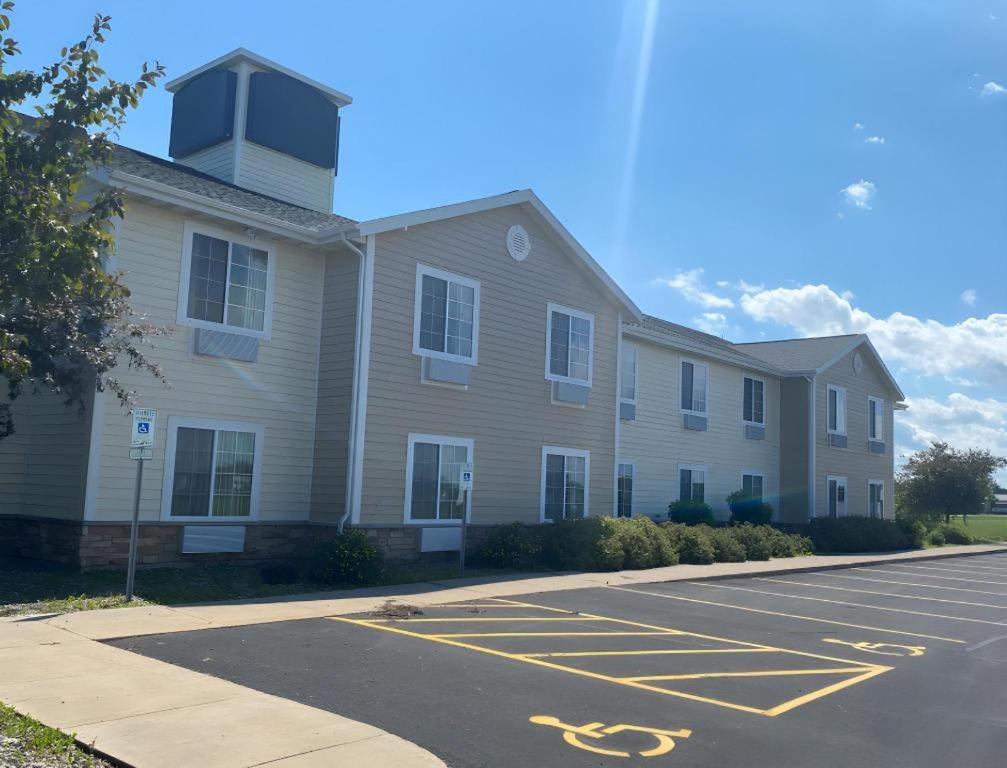 Americinn By Wyndham オシュコシュ エクステリア 写真